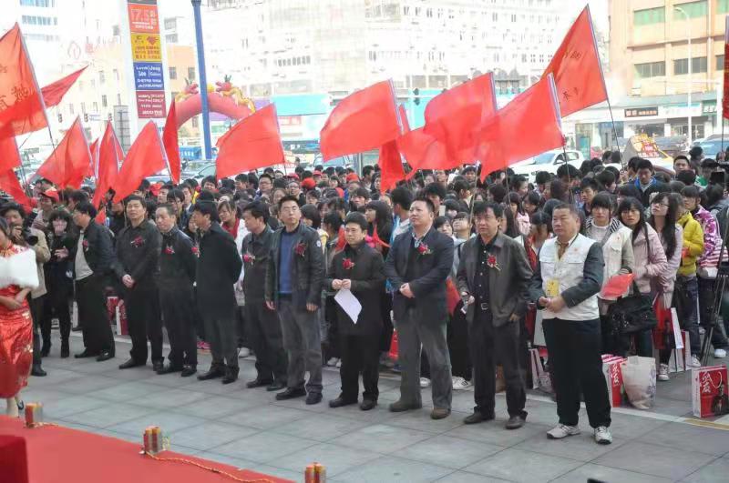 “我们没有忘记你！”长沙爱心市民慰问金牌义工王富成