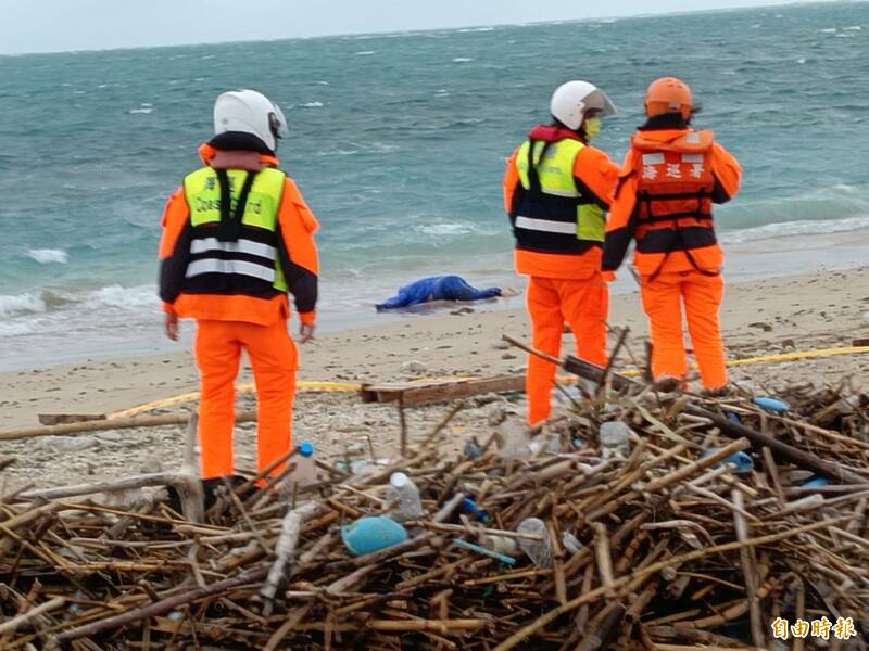 白沙赤崁牛踏仔海域，发现一具浮尸。（记者刘禹庆摄）