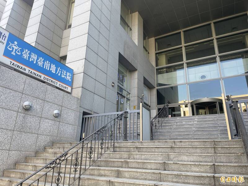 谢姓计程车司机15岁女高中生性交易，台南地院判谢男6个月徒刑。（资料照，记者王俊忠摄）